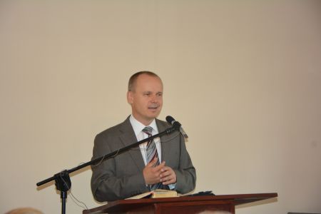 Pastor Mariusz Maikowski